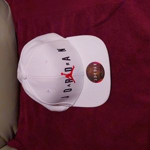 White Michael Jordan snapback cap